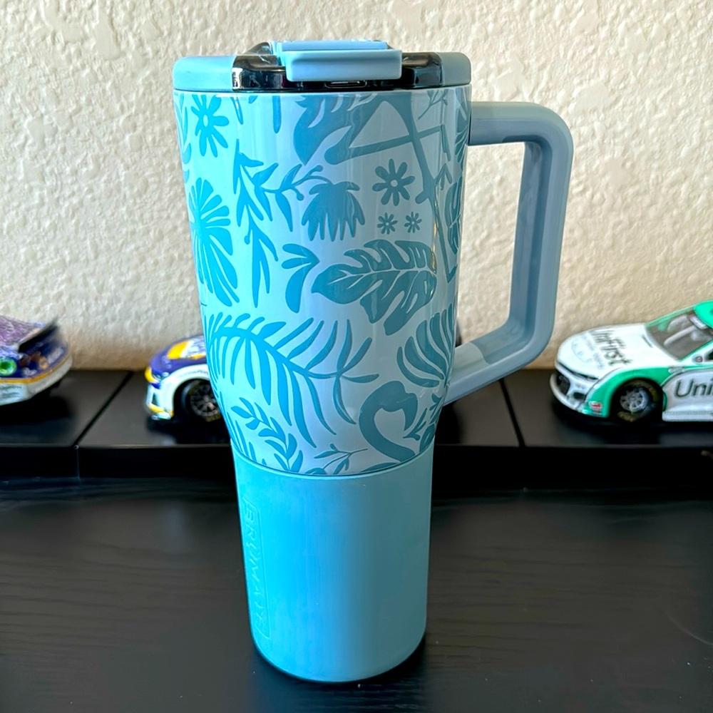 *LIMITED EDITION* BruMate | Müv 35oz | Corcovado Mist. Brand New In Box.